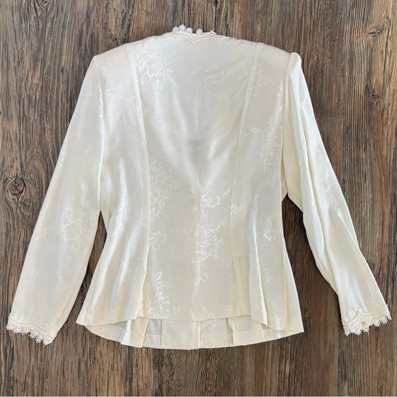 Vtg REO Originals Victorian Blouse Sz 8 Ivory Floral Brocade Pearl Buttons Lace - Picture 2 of 13